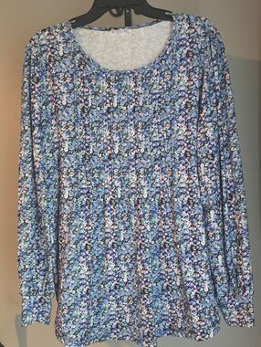 Blue Floral Pintuck Long-Sleeve Tee 16W